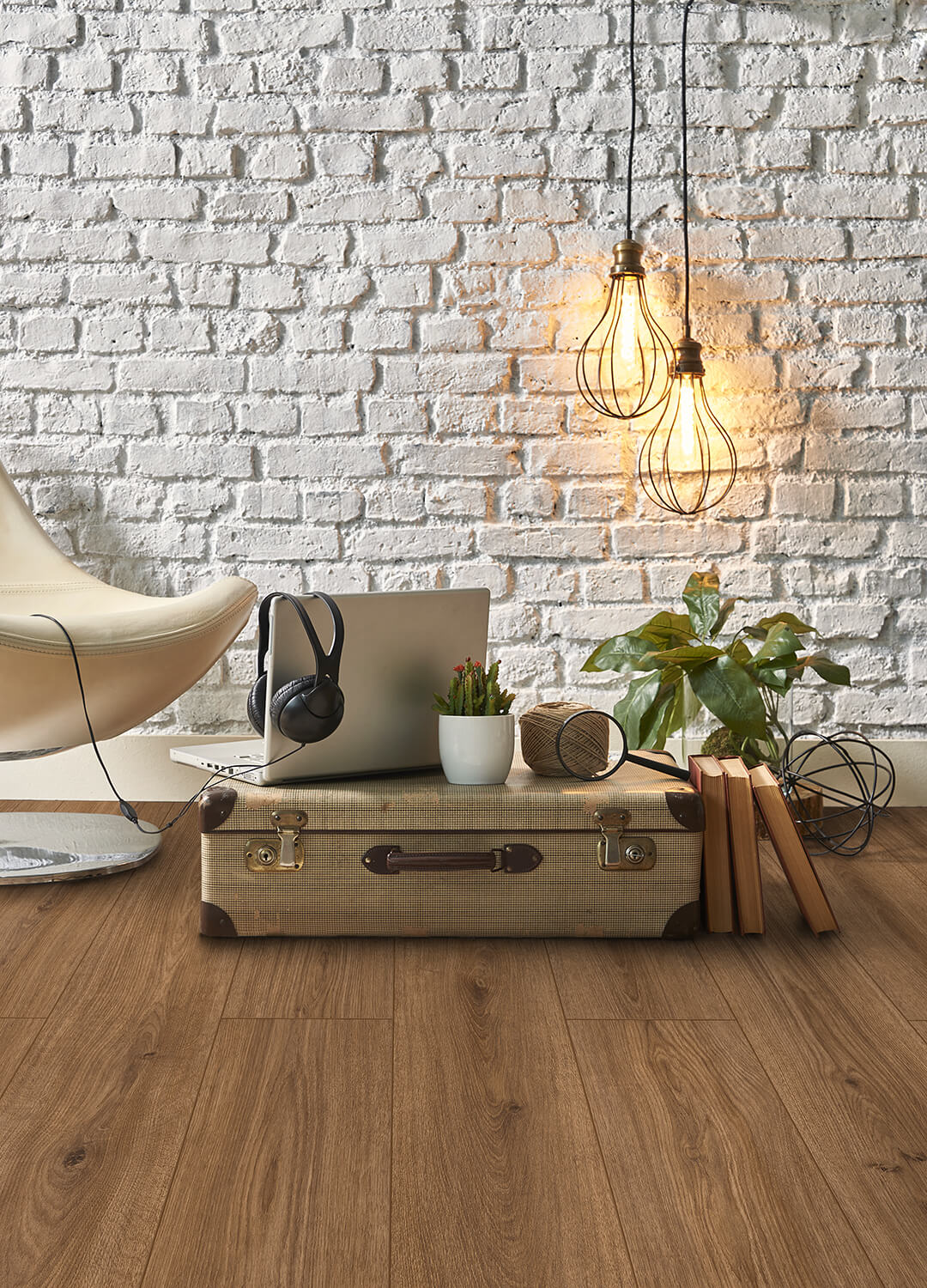 12MM SUPREME OAK PLANK AQUA ST Laminate Flooring product image