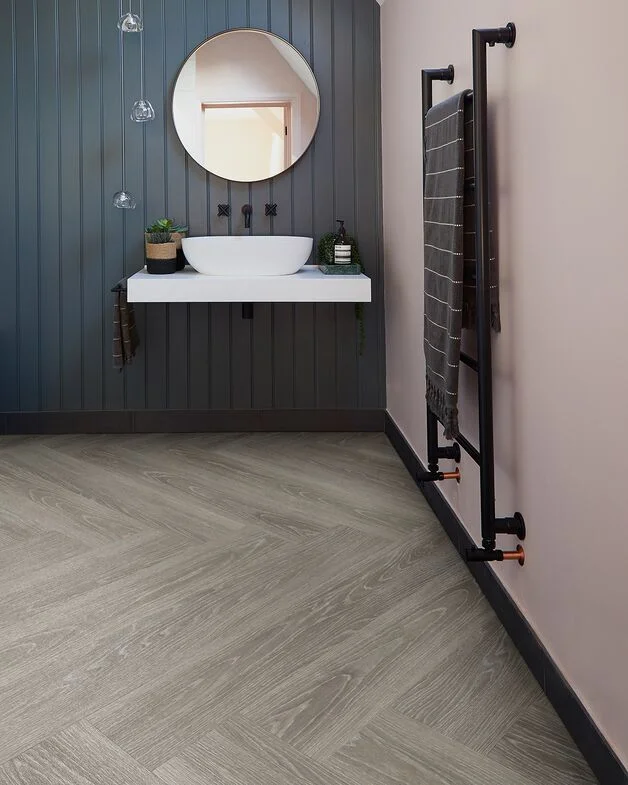 Expona Commercial Grey Limed Oak 4082 dryback LVT flooring - grey limed oak finish
