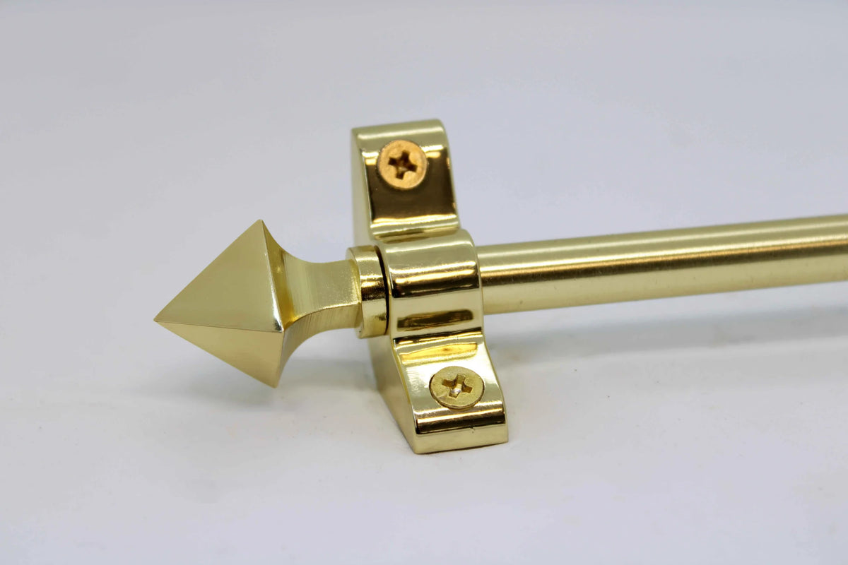 Princes Metal Ashford stair rod — Polished Brass finish with Pyramid finial