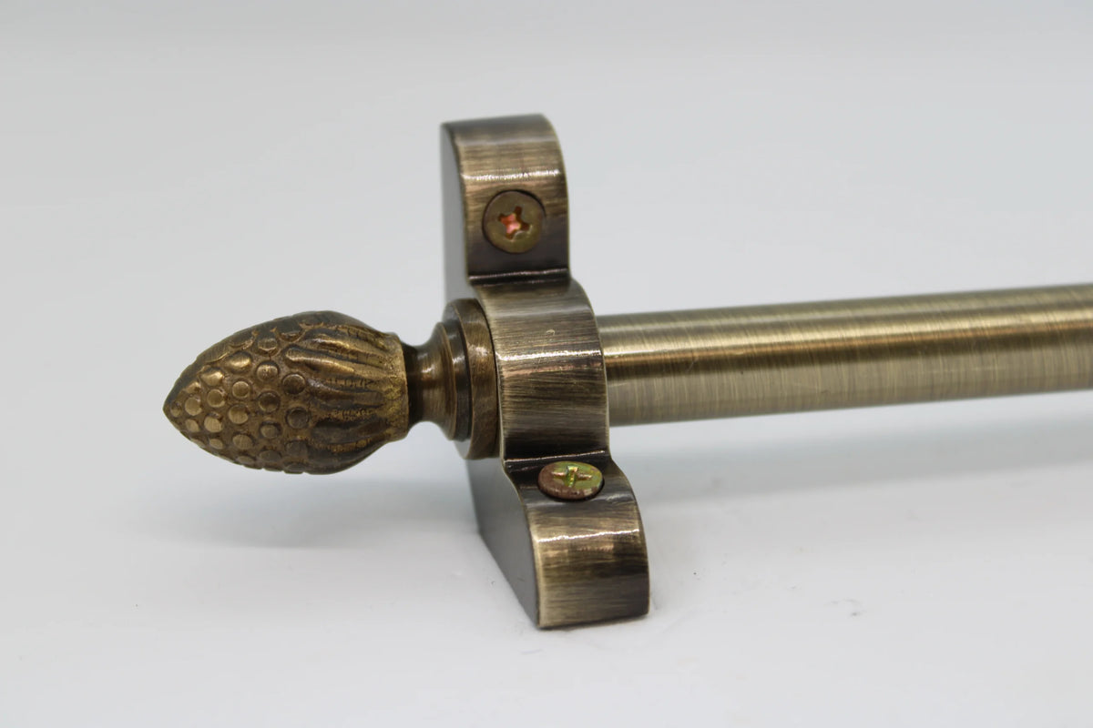 Princes Metal Bavaria stair rod — Antique Brass finish with Pine finial