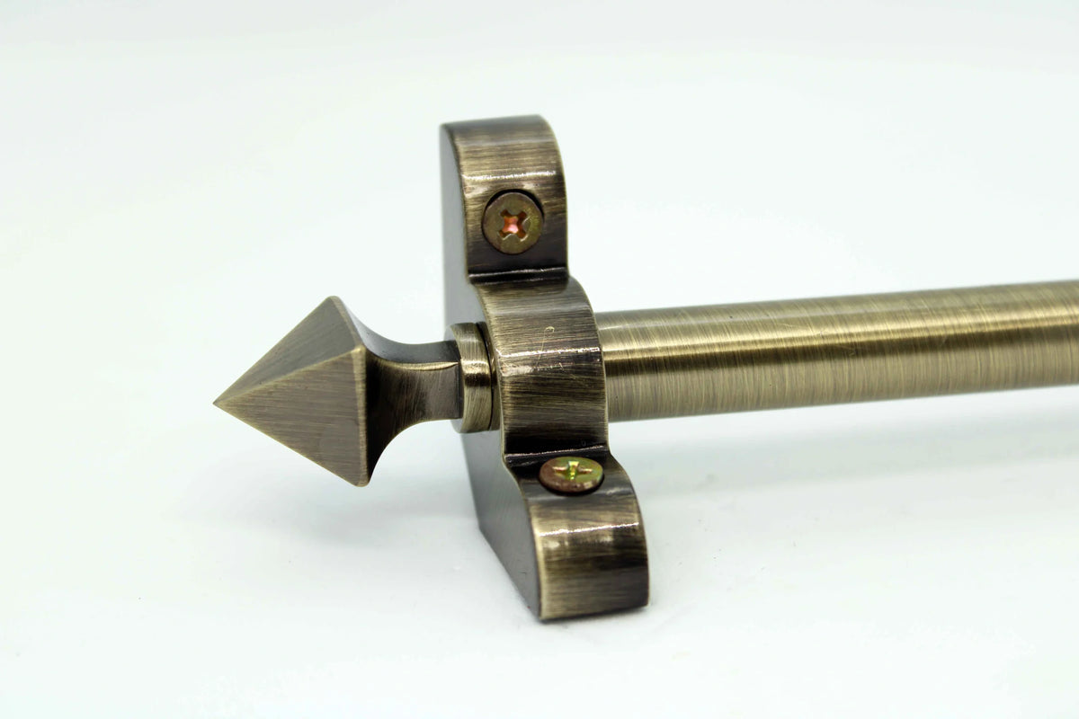 Princes Metal Bavaria stair rod — Antique Brass finish with Pyramid finial
