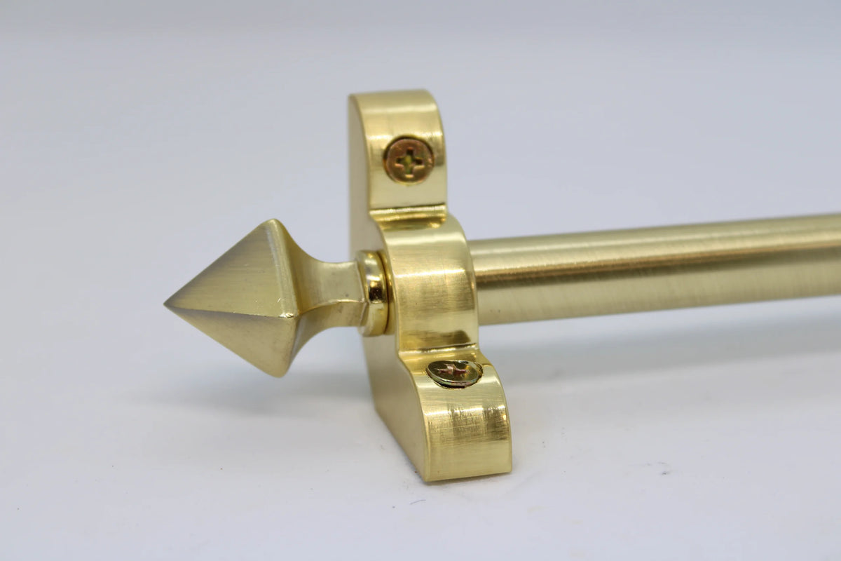 Princes Metal Bavaria stair rod — Brushed Brass finish with Pyramid finial