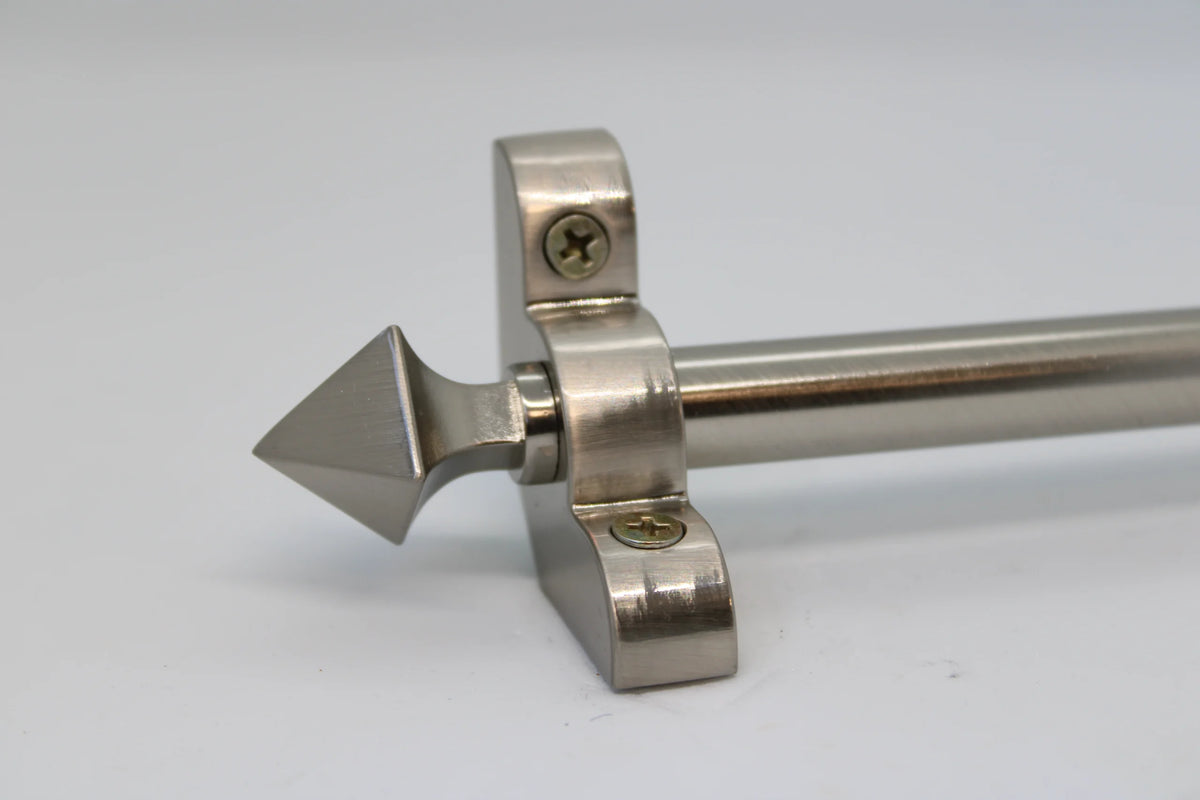 Princes Metal Bavaria stair rod — Satin Nickel finish with Pyramid finial