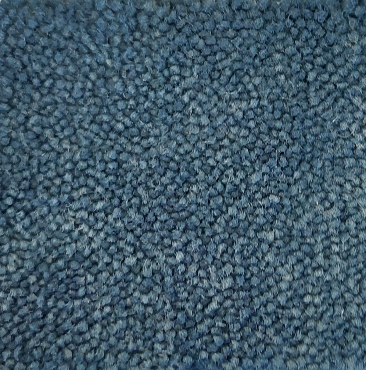 SWITCH 4M carpet - 661 Ocean