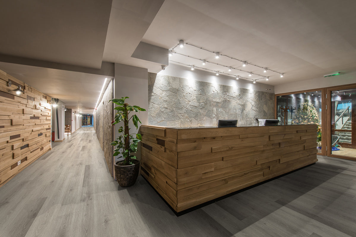 Luvanto Click+ Plank (2.20 m²) – Misty Elm